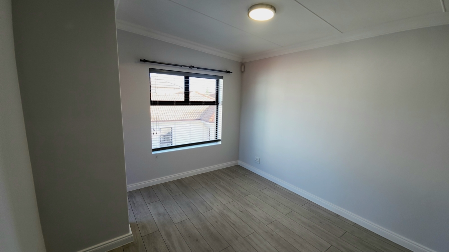 4 Bedroom Property for Sale in Hartenbos Heuwels Western Cape